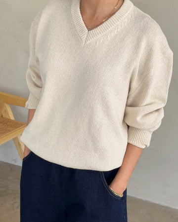 model wearing naturel deep v sweater